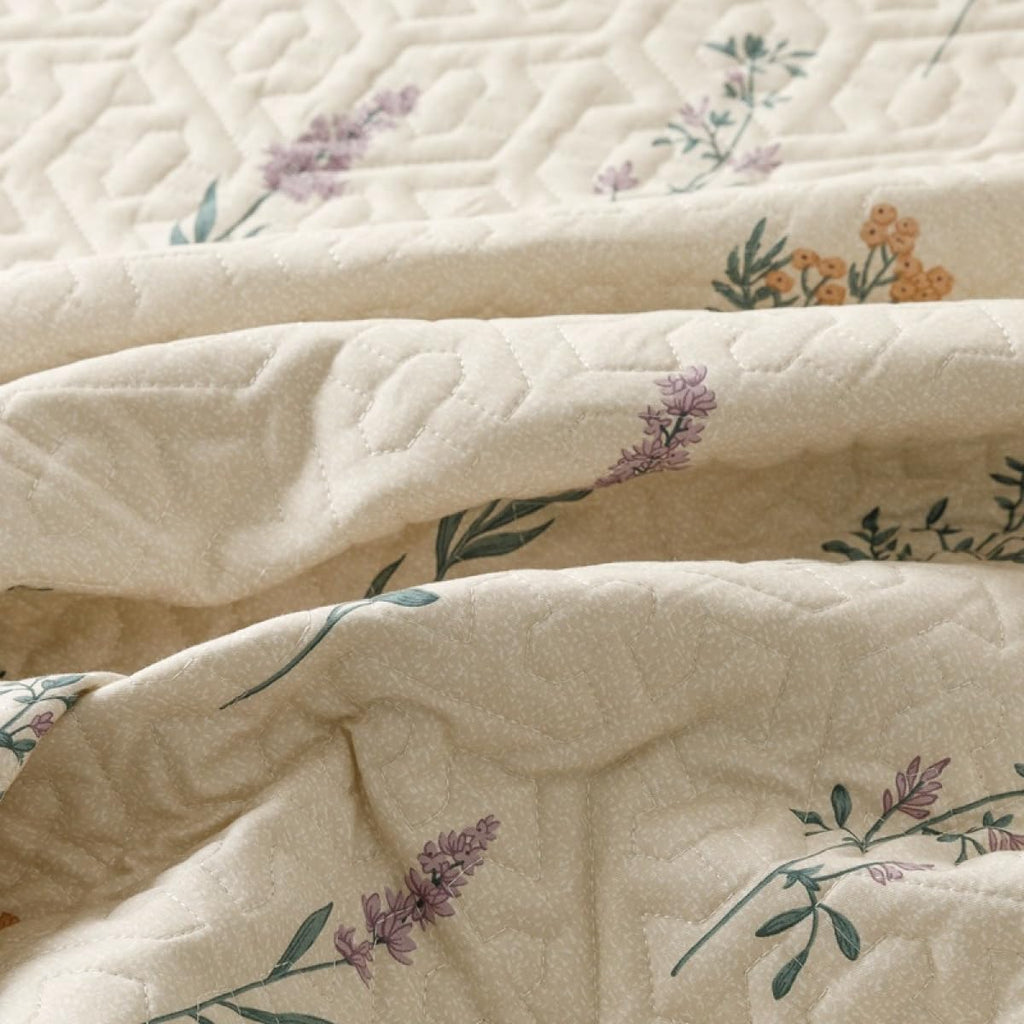 Soft Mattress Protector with Elastic Fitted Skirt